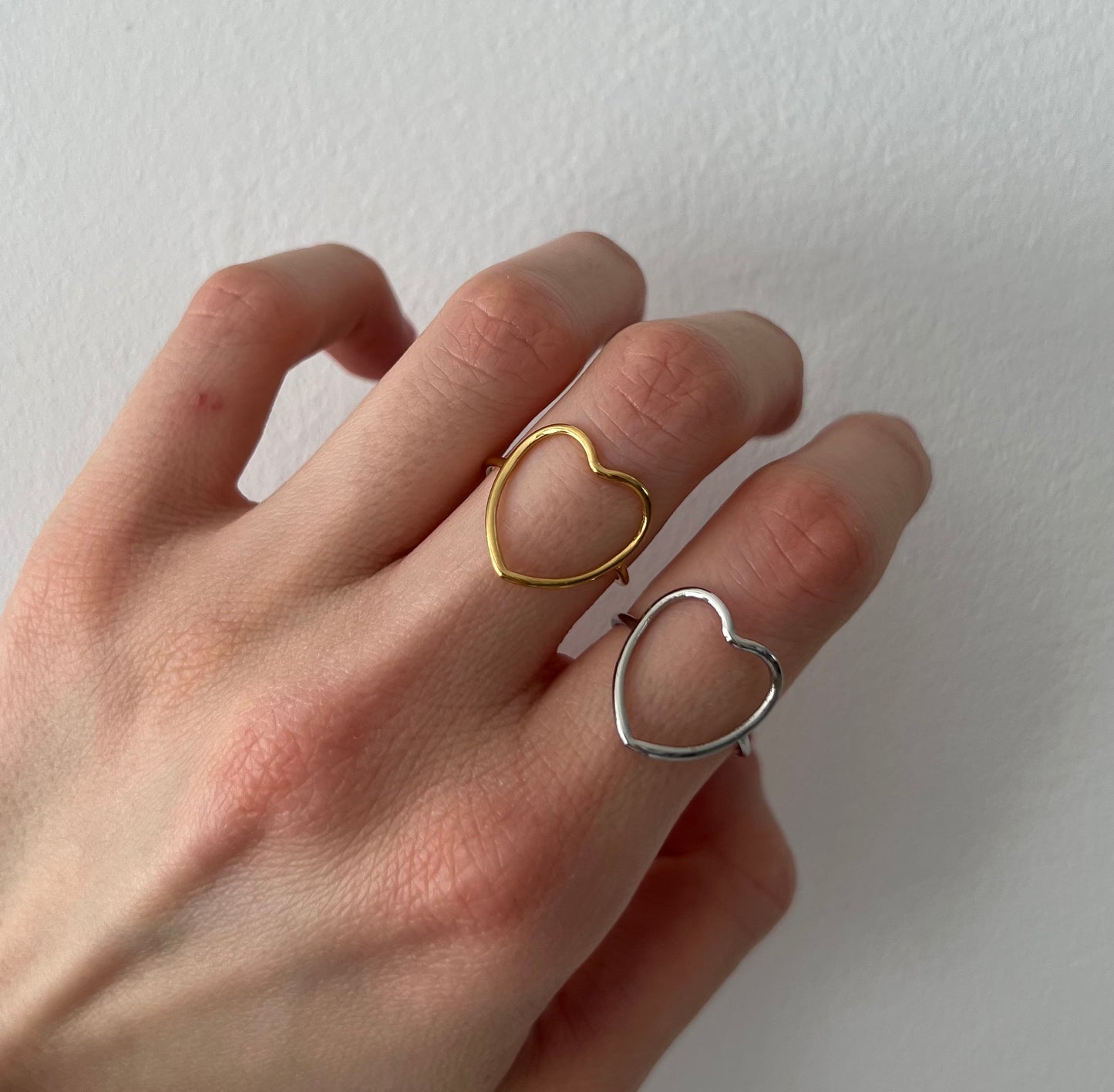 BAGUE ⟩ LÉONIE